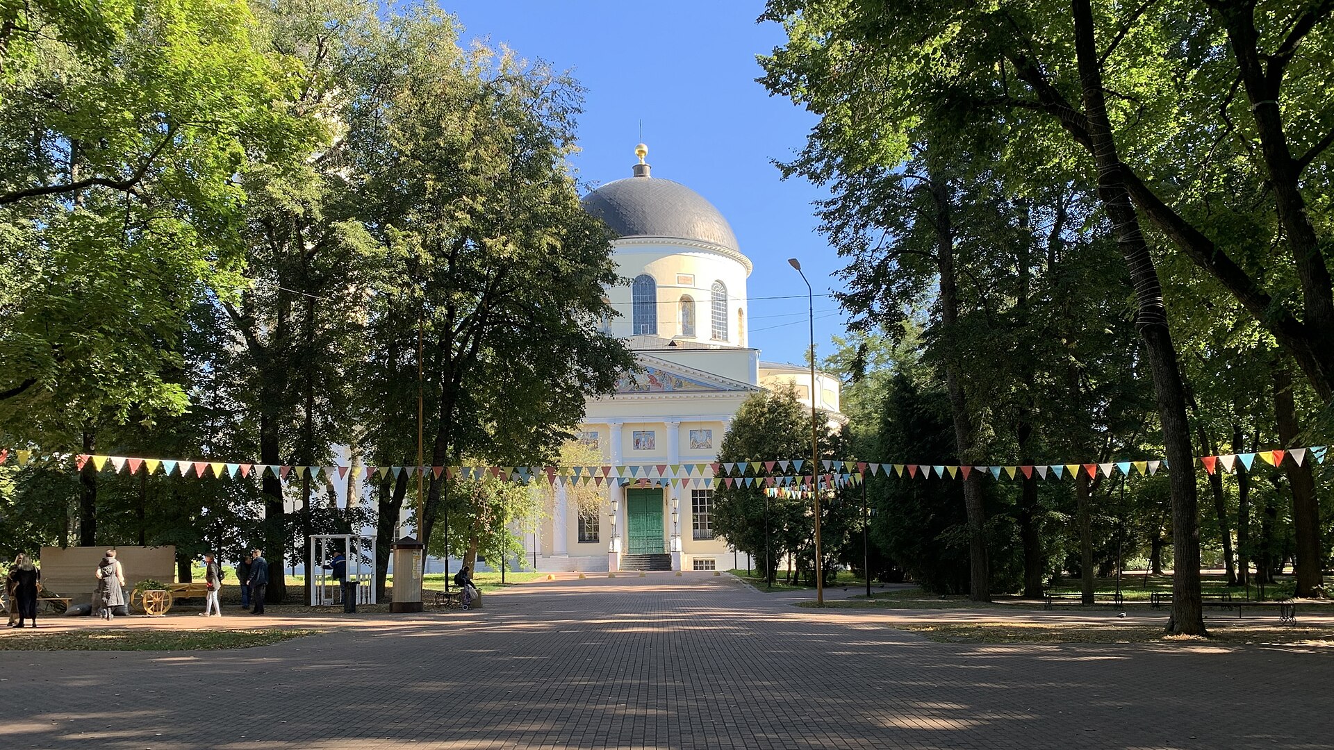 Троицкий собор в Центральном парке (Калуга)