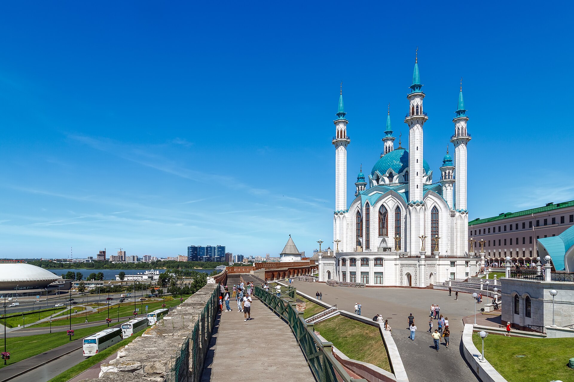 Казанский кремль с мечетью Кул-Шариф, панорама над Казанкой