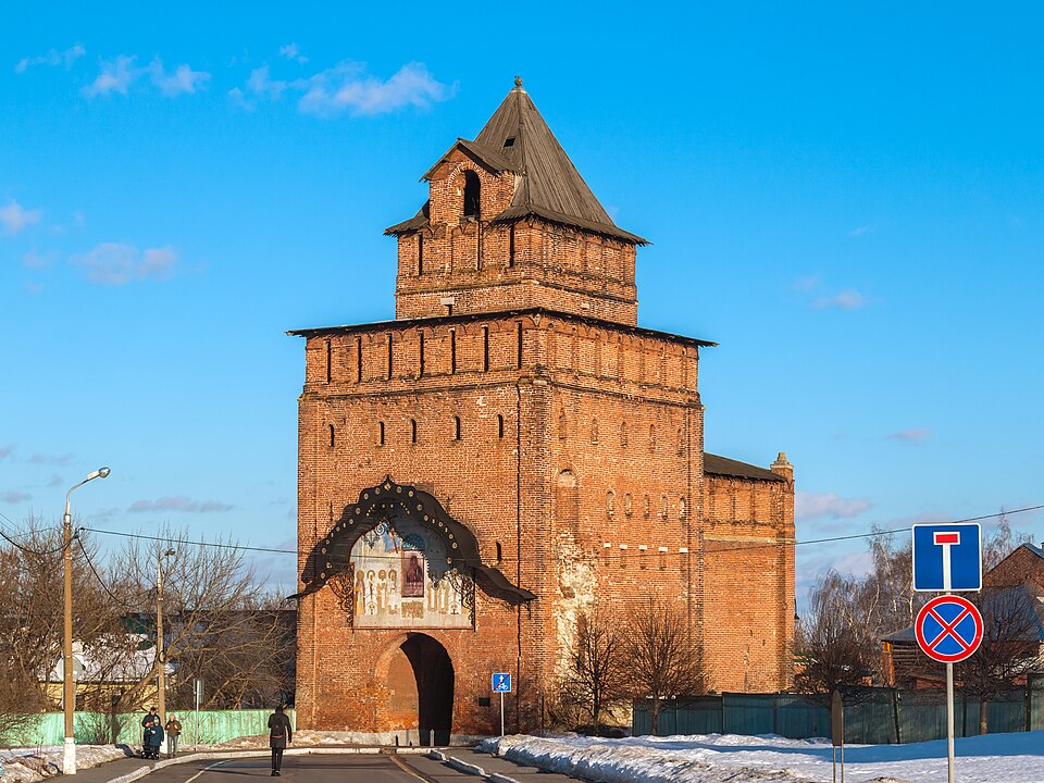 Пятницкие ворота кремля