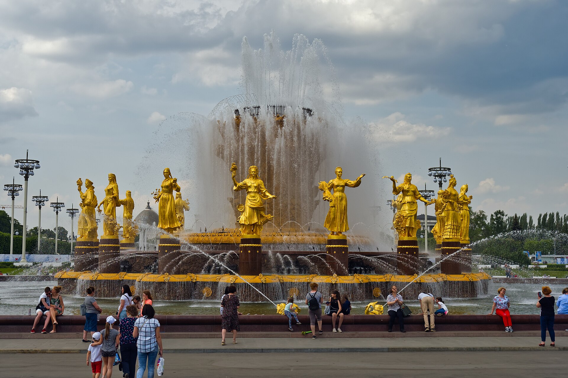 Фонтан «Дружба народов» на ВДНХ
